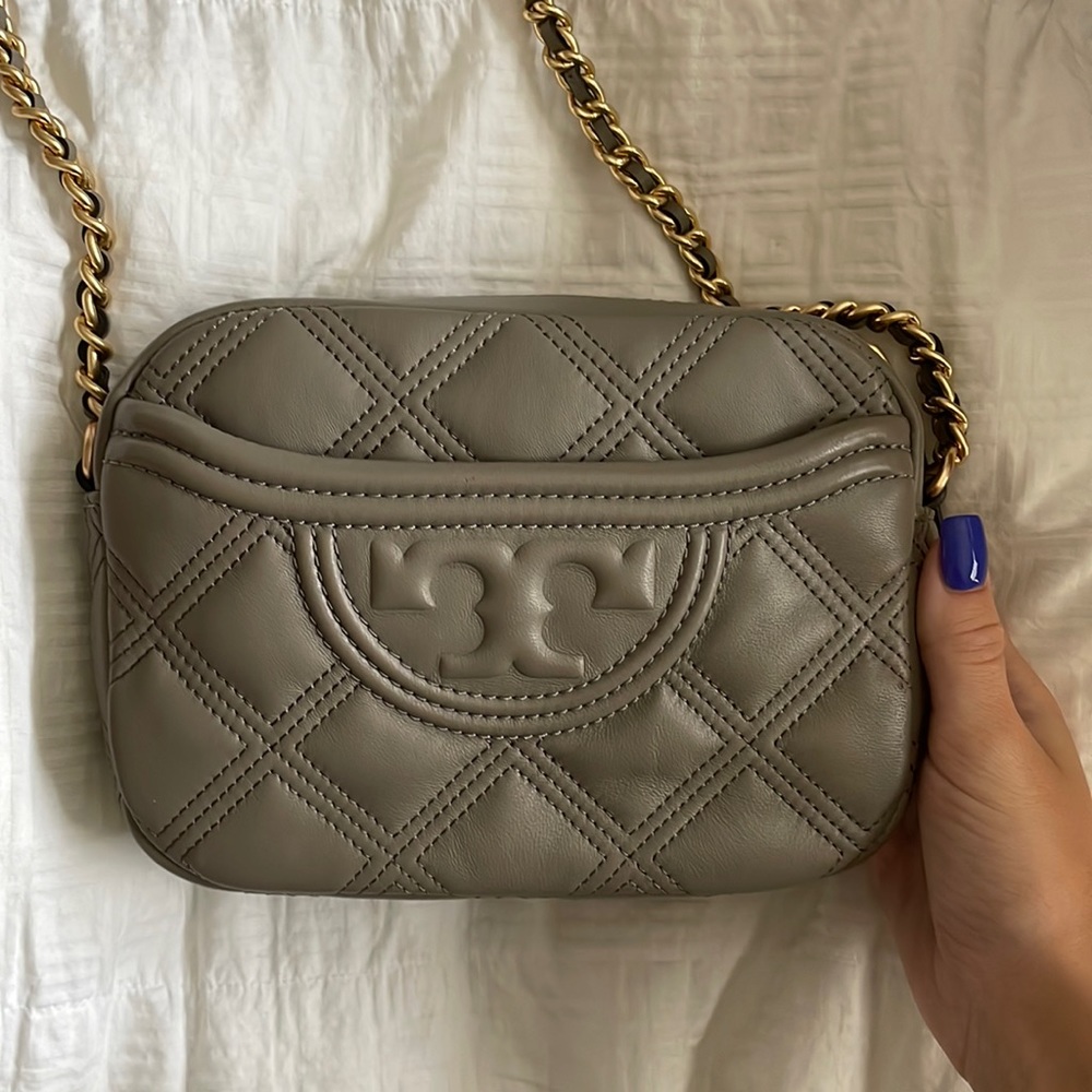 Tory burch Fleming soft quilted leather camera bag grey heron